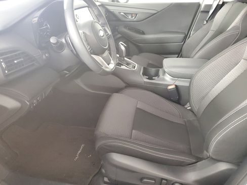 Used 2025 Subaru Outback Premium image 11