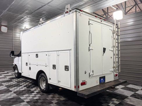 Used 2017 Chevrolet Express 3500 image 7