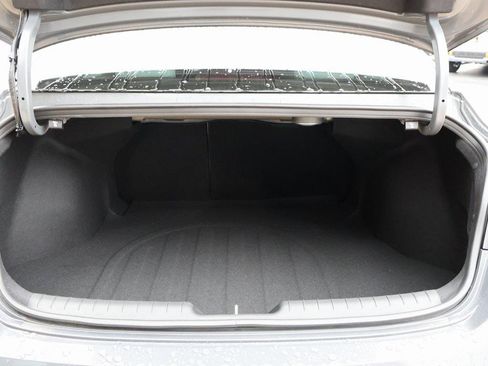 New 2025 Hyundai Elantra Limited image 15