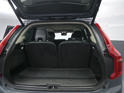 Used 2023 Volvo XC90 B6 Core w/ Climate Package image 13