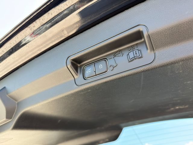 Used 2023 Ford Explorer XLT w/ Equipment Group 202A AWD/4WD image 44