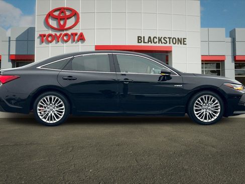 Certified 2020 Toyota Avalon Limited image 2
