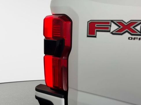 Used 2025 Ford F250 Platinum AWD/4WD image 16
