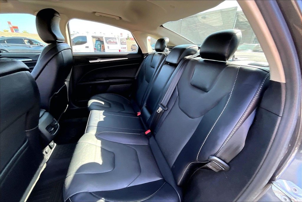 Used 2018 Ford Fusion Energi Titanium FWD image 15