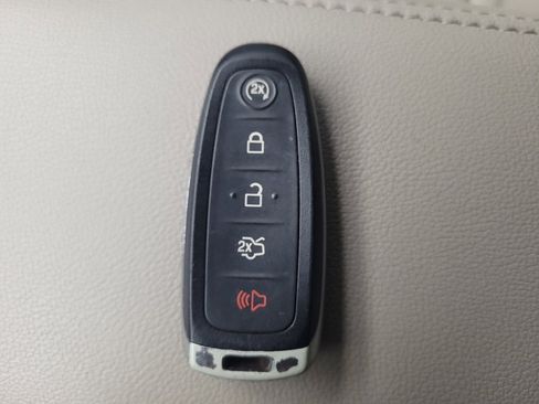 Used 2019 Ford Escape SEL image 32