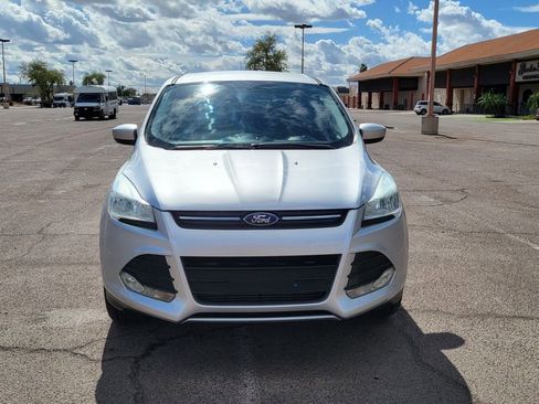 Used 2015 Ford Escape SE image 3