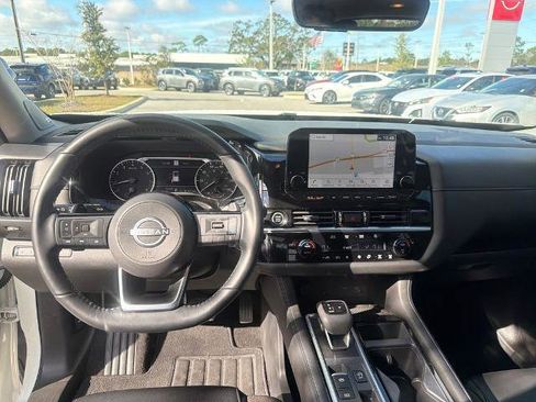 Certified 2024 Nissan Pathfinder SL w/ SL Premium Package image 30