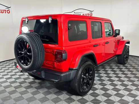Used 2025 Jeep Wrangler Unlimited Sahara w/ Safety Group AWD/4WD image 9