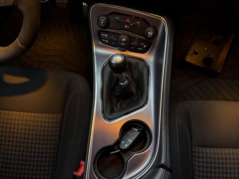 Used 2015 Dodge Challenger R/T w/ Quick Order Package 22B R/T image 21