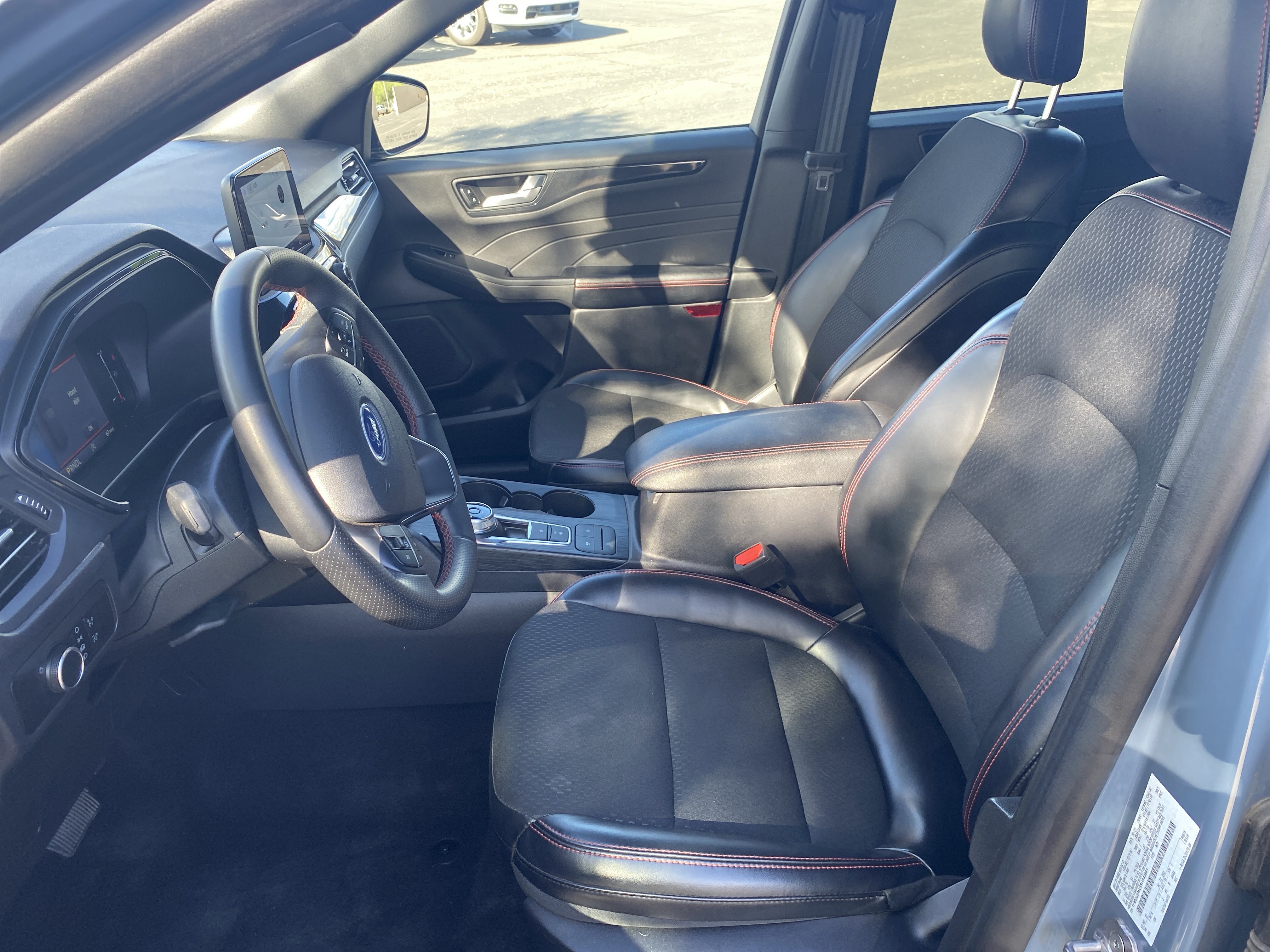 Used 2025 Ford Escape ST-Line FWD image 9