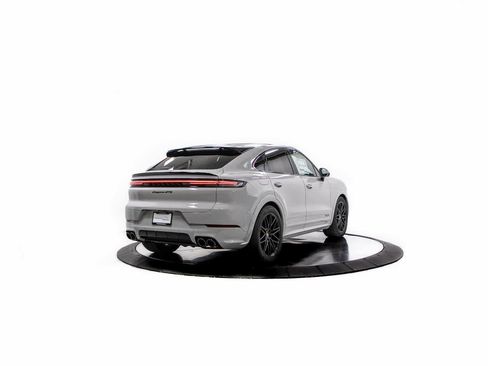 New 2026 Porsche Cayenne GTS image 7