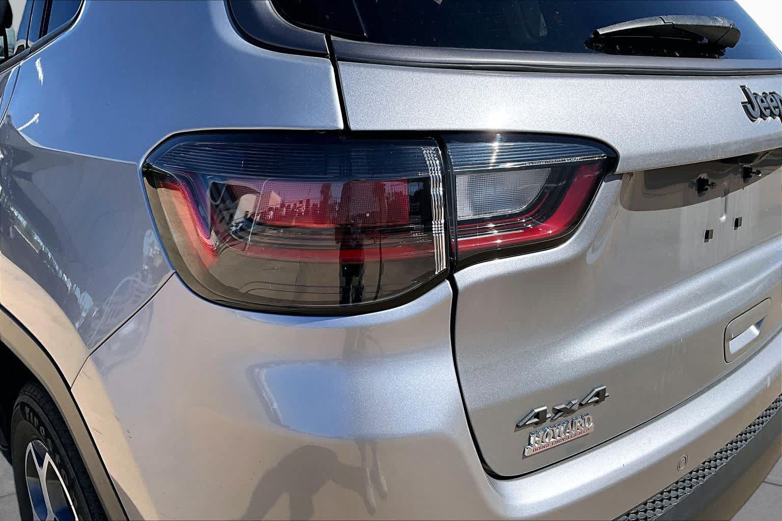 Used 2022 Jeep Compass Trailhawk w/ Trailhawk Elite Group AWD/4WD image 28