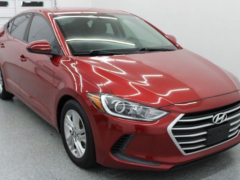 Used 2017 Hyundai Elantra SE FWD image 4
