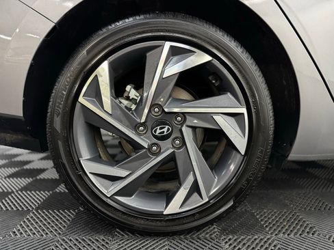 Used 2025 Hyundai Elantra SEL image 7