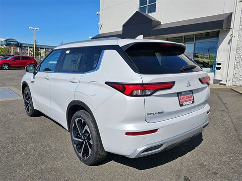 New 2025 Mitsubishi Outlander SEL image 4