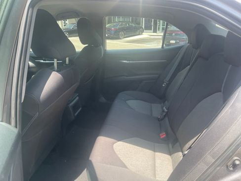 Used 2022 Toyota Camry LE w/ Carpet Mat Package (TMS) FWD image 5