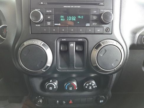 Used 2013 Jeep Wrangler Sport image 40