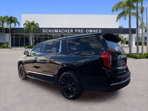 Certified 2023 GMC Yukon XL SLT w/ SLT Premium Package AWD/4WD image 5