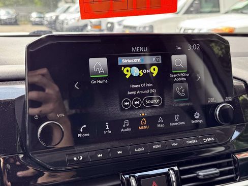 Certified 2025 Nissan Pathfinder SL AWD/4WD image 32