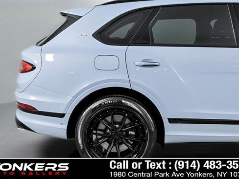 Used 2021 Bentley Bentayga image 49
