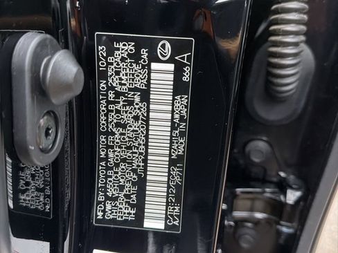 Used 2024 Lexus UX 250h AWD w/ Premium Package image 10