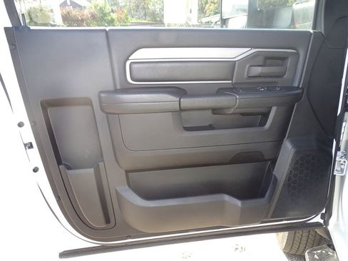 Used 2022 RAM 5500 Tradesman image 11