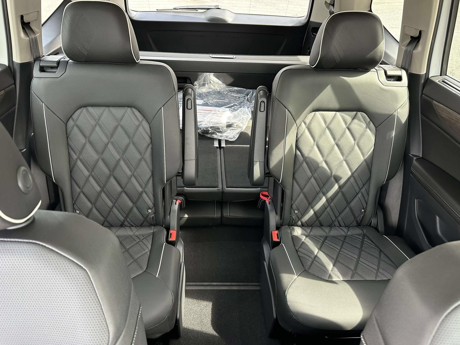 New 2026 Volkswagen Atlas SEL Premium R-Line AWD/4WD image 14
