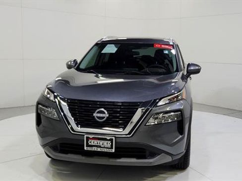 Used 2023 Nissan Rogue SV w/ SV Premium B Package FWD image 2