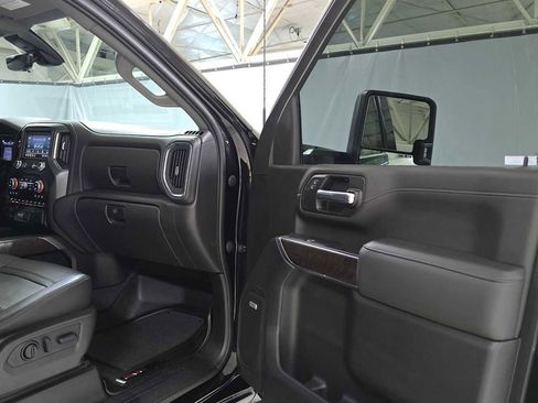Used 2023 GMC Sierra 3500 Denali w/ Denali Black Diamond Edition image 10