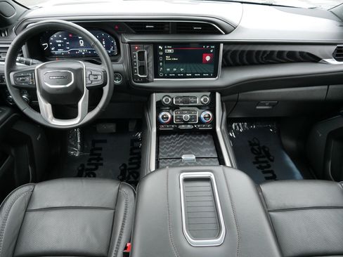 Used 2023 GMC Yukon Denali image 10