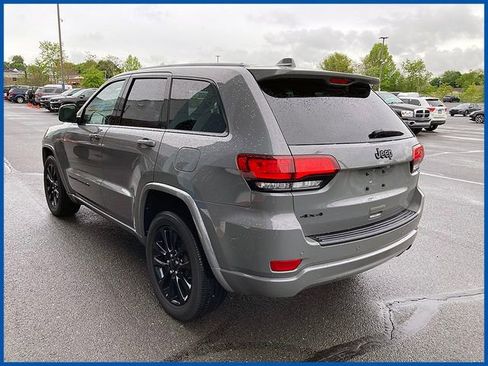 Certified 2022 Jeep Grand Cherokee Laredo X AWD/4WD image 5