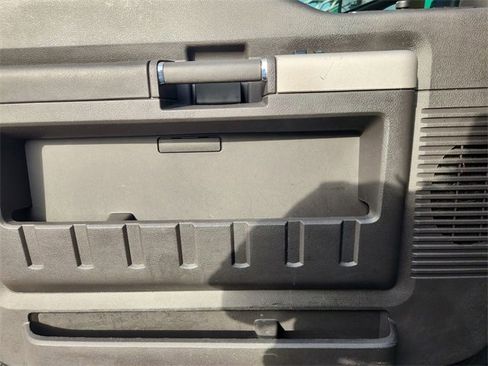 Used 2015 Ford F250 Lariat w/ Lariat Ultimate Package image 22