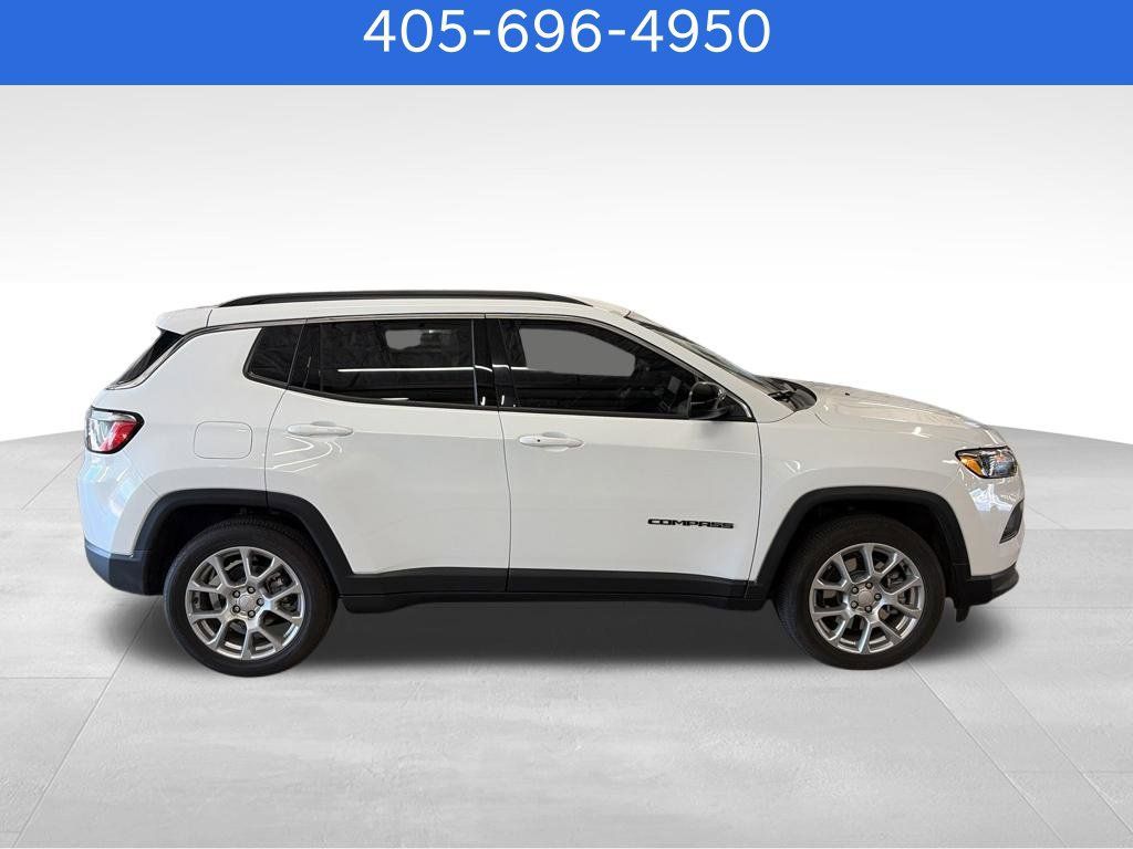 Used 2024 Jeep Compass Latitude AWD/4WD image 26
