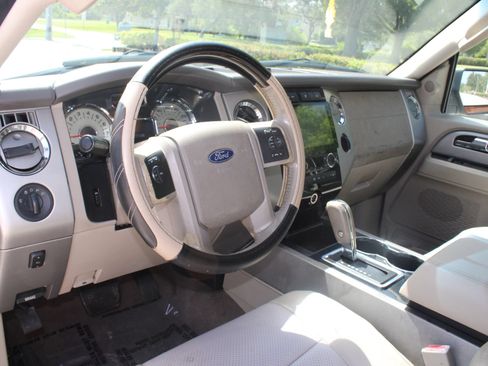 Used 2011 Ford Expedition Limited RWD image 11
