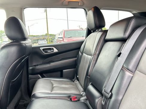 Used 2019 Nissan Pathfinder SL AWD/4WD image 21