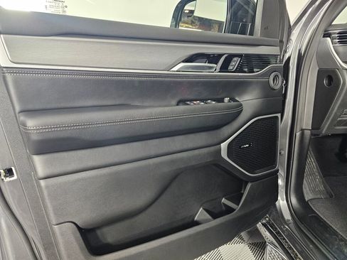 New 2026 Jeep Grand Wagoneer L 4WD w/ HD Trailer Tow Package image 19