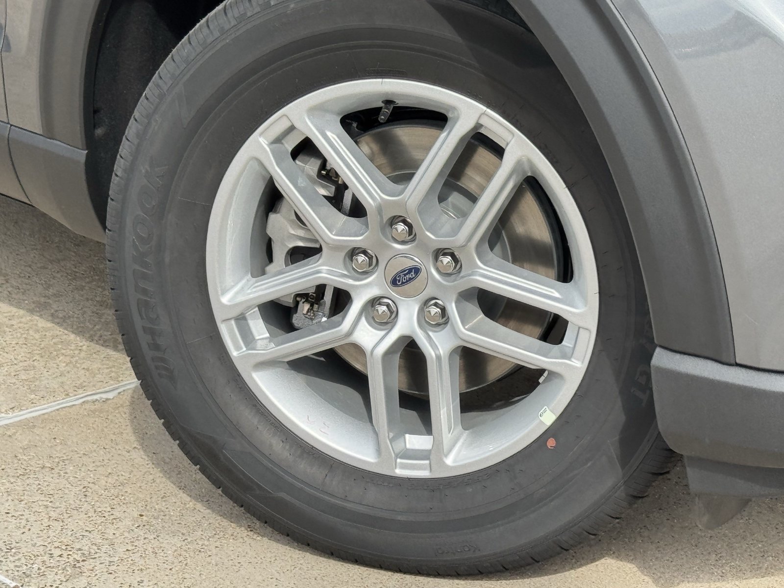 New 2027 Ford Explorer Active RWD image 25
