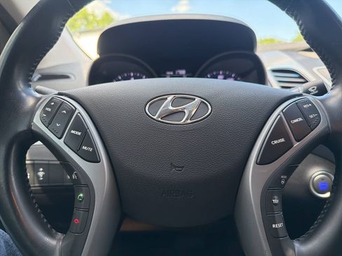Used 2016 Hyundai Elantra Limited FWD image 10