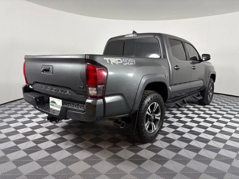 Used 2019 Toyota Tacoma TRD Sport w/ Technology Package AWD/4WD image 8