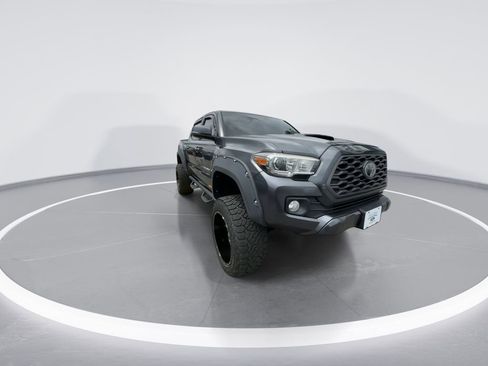 Used 2020 Toyota Tacoma TRD Sport AWD/4WD image 2