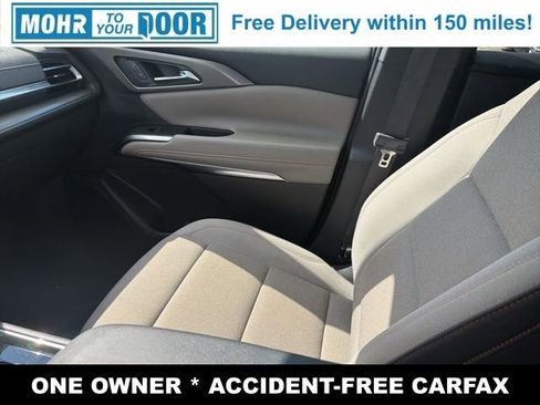 Used 2025 Chevrolet Traverse LT image 26