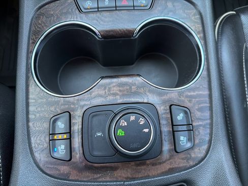 Used 2020 GMC Acadia Denali w/ Denali Ultimate Package image 12