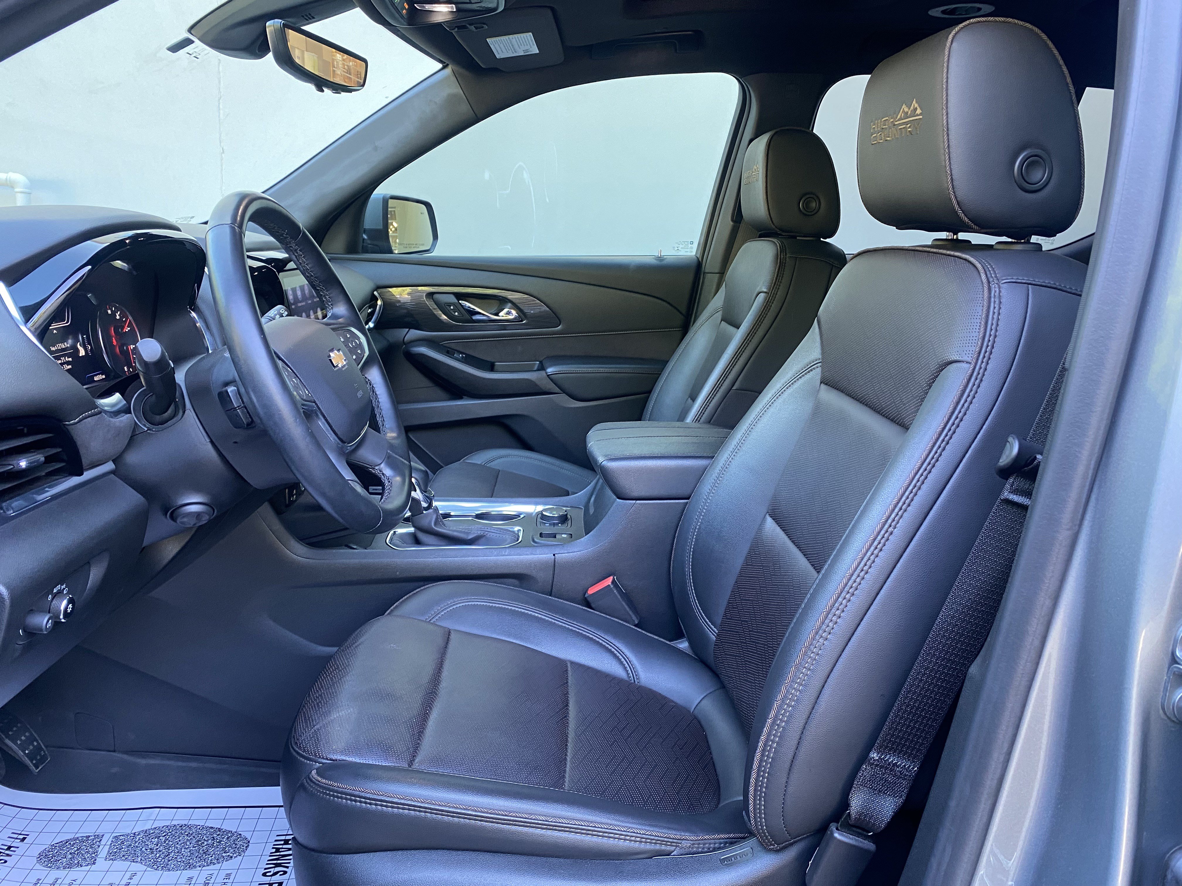 Used 2023 Chevrolet Traverse High Country FWD image 16