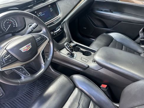 Used 2017 Cadillac XT5 Platinum AWD/4WD image 11