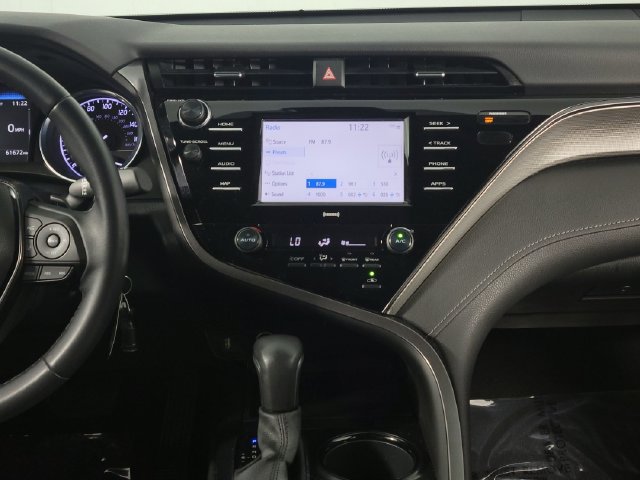 Used 2020 Toyota Camry SE FWD image 22