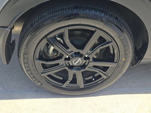 Used 2024 Nissan Kicks SR w/ SR Premium Package FWD image 31