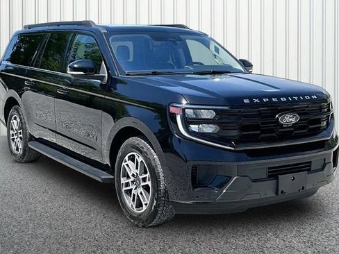 Used 2025 Ford Expedition Max Active AWD/4WD image 1