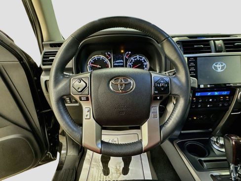Used 2022 Toyota 4Runner Limited AWD/4WD image 11