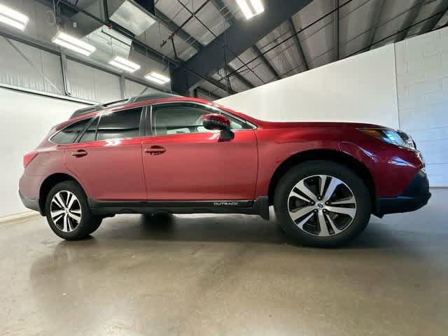 Used 2019 Subaru Outback 2.5i Limited AWD/4WD image 3