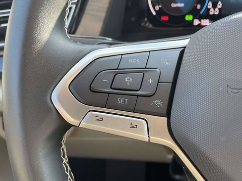 Certified 2026 Volkswagen Atlas SE w/ Panoramic Sunroof Package FWD image 19